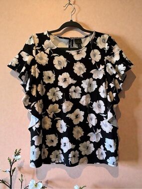 Worthington Black Ruffled Top with Grey/White/Peach Floral Print